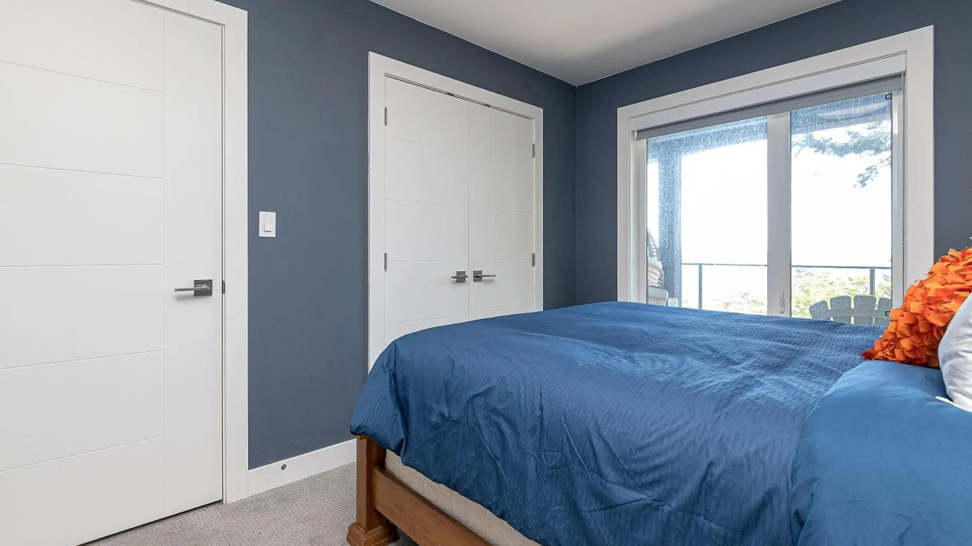 Holiday home Come On In, The Water View Is Waiting For You,,, Oak Bay