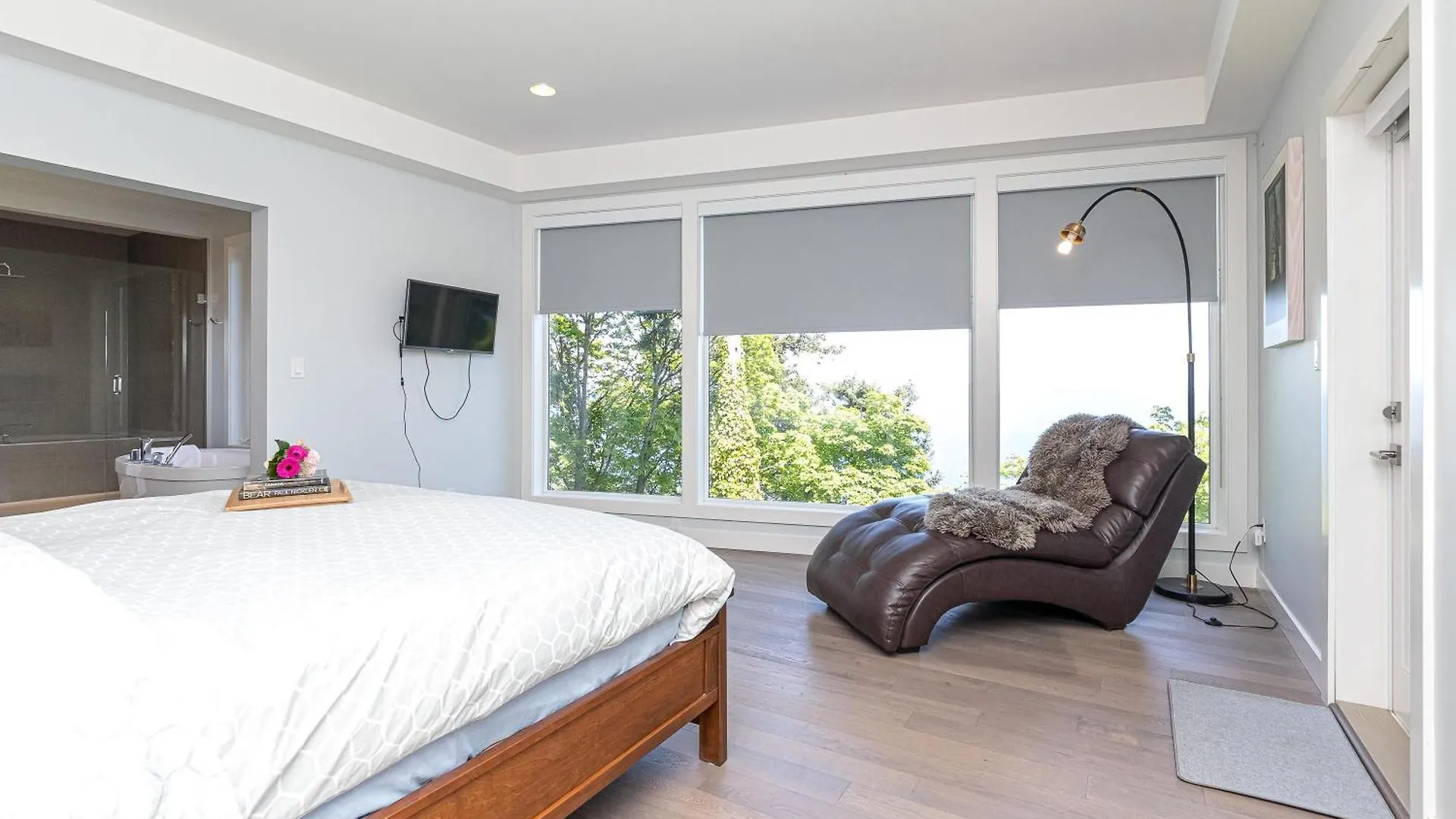 Come On In, The Water View Is Waiting For You,,, Oak Bay Holiday home