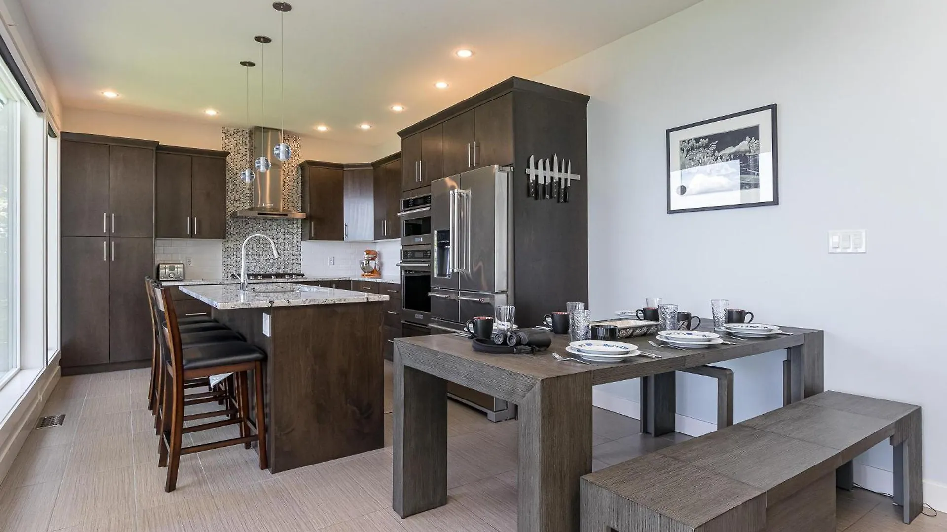 Come On In, The Water View Is Waiting For You,,, Oak Bay