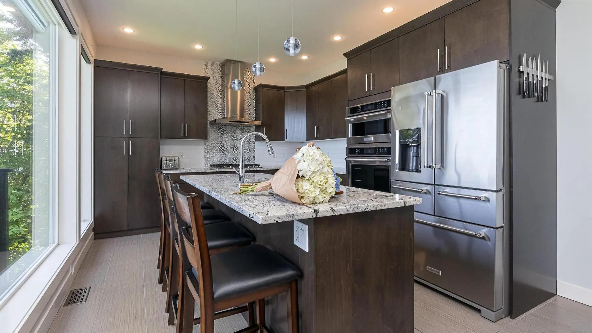 Holiday home Come On In, The Water View Is Waiting For You,,, Oak Bay