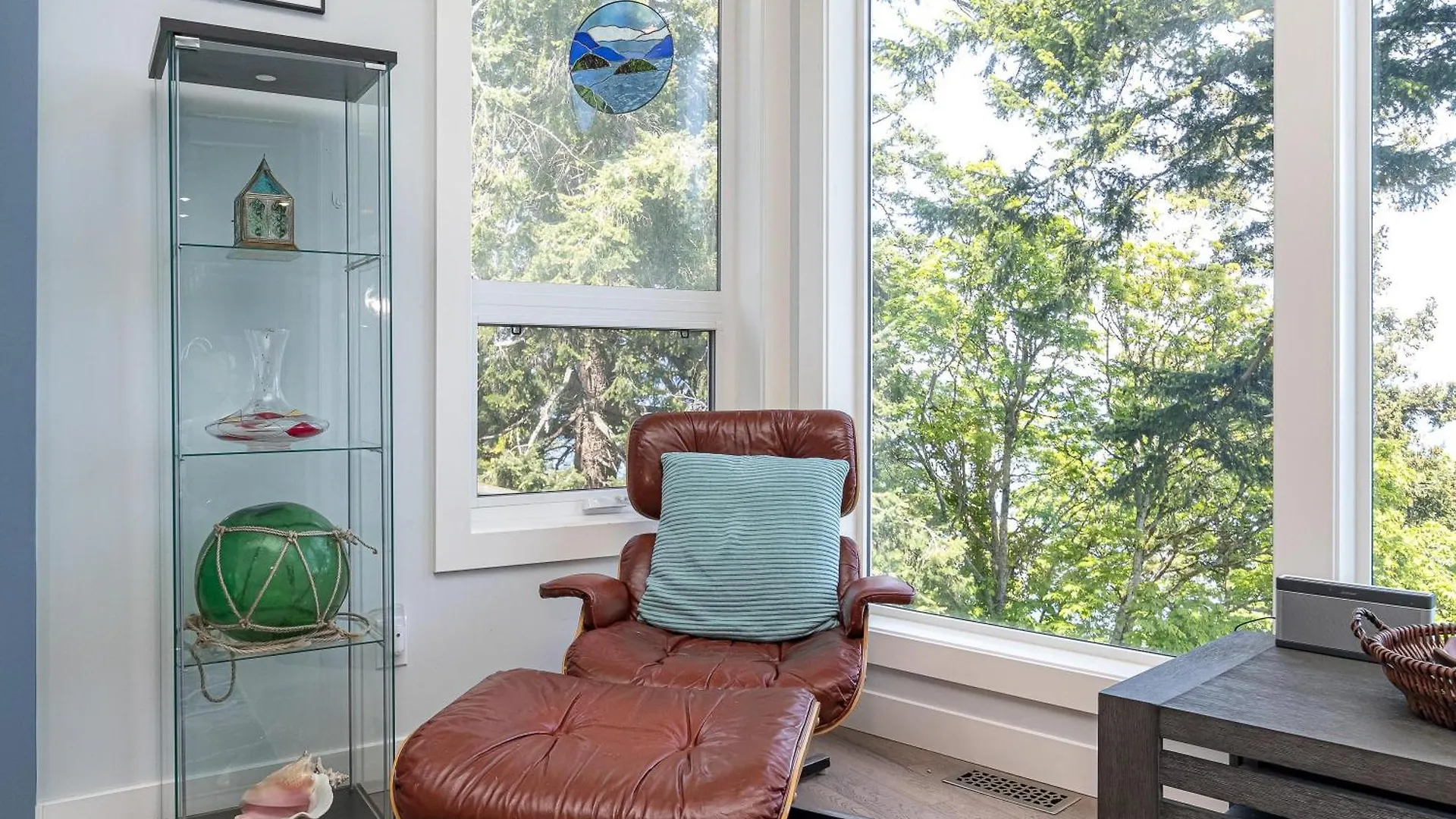 Come On In, The Water View Is Waiting For You,,, Oak Bay
